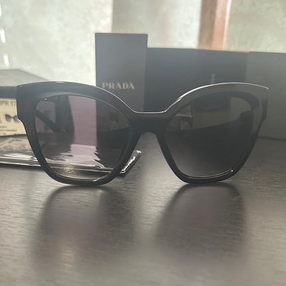 Prada Elegant Black Sunglasses for Women
